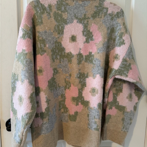 NWT ASTR the Label Rosette Cardigan. New with tags Size large - Picture 4 of 4